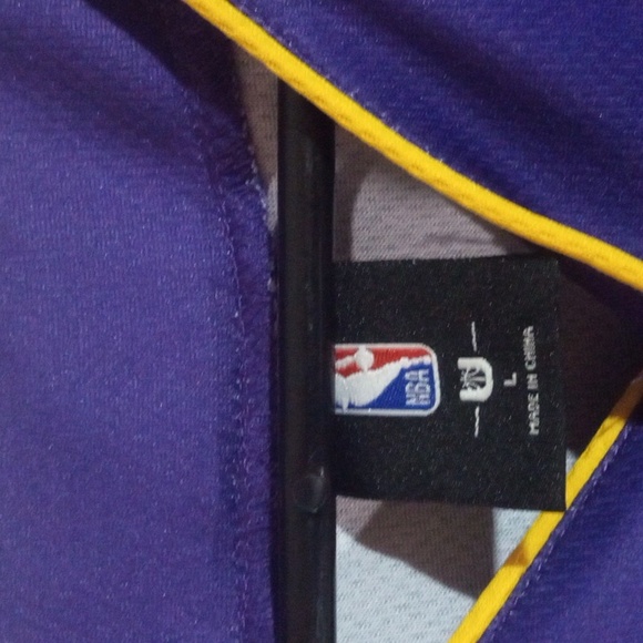 Lakers button up short sleeve t-shirt color is purple sizes large - Picture 5 of 7